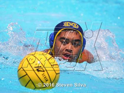 Thumbnail 2 in Mater Dei Catholic vs. Mira Mesa (11th Annual Draz Classic) photogallery.