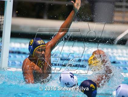 Thumbnail 1 in Mater Dei Catholic vs. Mira Mesa (11th Annual Draz Classic) photogallery.