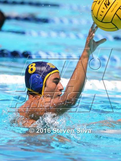 Thumbnail 1 in Mater Dei Catholic vs. Mira Mesa (11th Annual Draz Classic) photogallery.