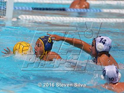 Thumbnail 3 in Mater Dei Catholic vs. Mira Mesa (11th Annual Draz Classic) photogallery.