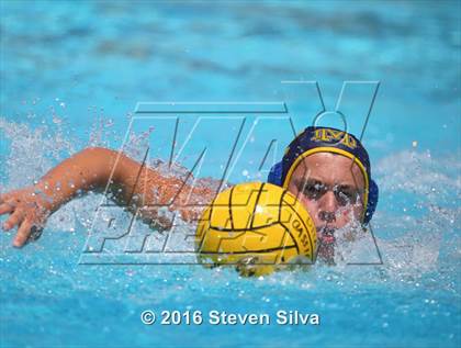 Thumbnail 2 in Mater Dei Catholic vs. Mira Mesa (11th Annual Draz Classic) photogallery.