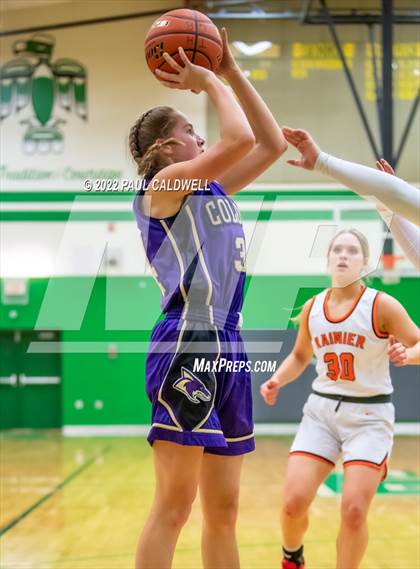 Thumbnail 3 in Columbia vs. Rainier (WIAA 2 Regional Playoff) photogallery.
