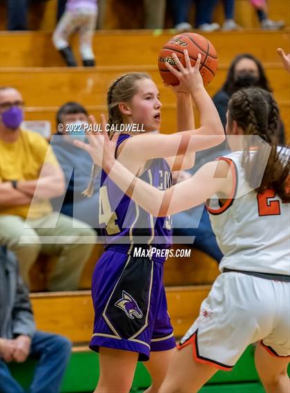 Thumbnail 3 in Columbia vs. Rainier (WIAA 2 Regional Playoff) photogallery.