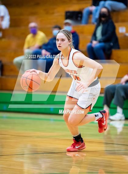 Thumbnail 3 in Columbia vs. Rainier (WIAA 2 Regional Playoff) photogallery.