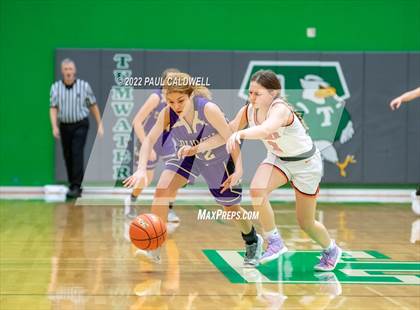 Thumbnail 3 in Columbia vs. Rainier (WIAA 2 Regional Playoff) photogallery.