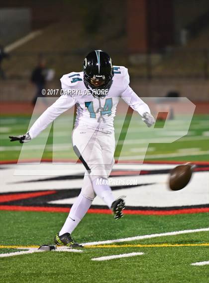 Thumbnail 2 in Leland vs. Christopher (CIF CCS D4 Final) photogallery.