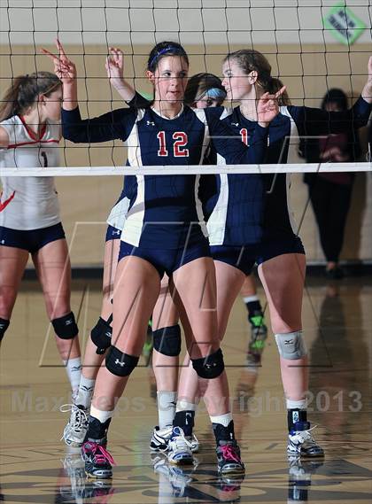 Thumbnail 3 in La Salle @ Flintridge Sacred Heart (CIF SS D1A Semifinal) photogallery.
