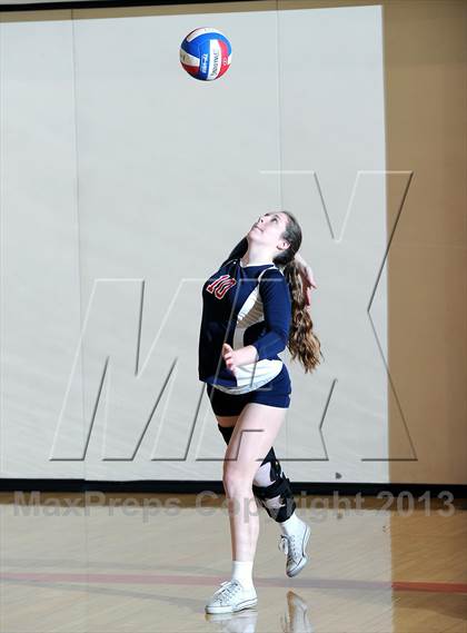 Thumbnail 3 in La Salle @ Flintridge Sacred Heart (CIF SS D1A Semifinal) photogallery.