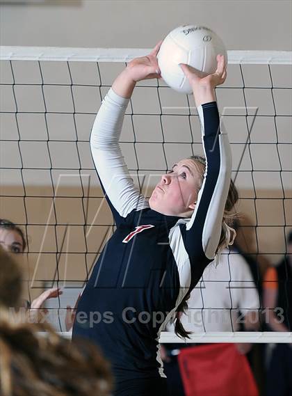 Thumbnail 3 in La Salle @ Flintridge Sacred Heart (CIF SS D1A Semifinal) photogallery.