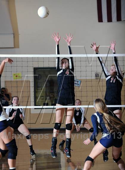 Thumbnail 3 in La Salle @ Flintridge Sacred Heart (CIF SS D1A Semifinal) photogallery.