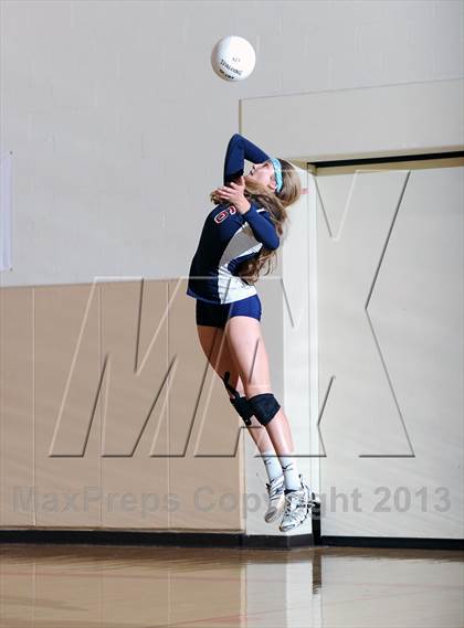 Thumbnail 2 in La Salle @ Flintridge Sacred Heart (CIF SS D1A Semifinal) photogallery.