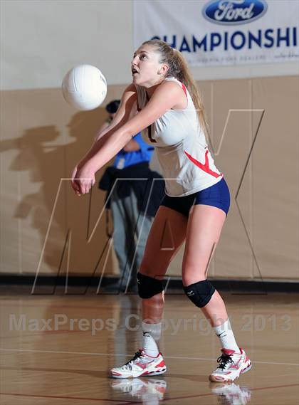Thumbnail 2 in La Salle @ Flintridge Sacred Heart (CIF SS D1A Semifinal) photogallery.