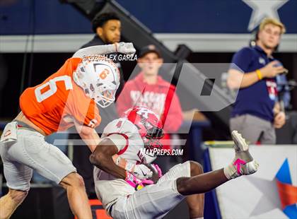 Thumbnail 2 in Celina vs. Kilgore (UIL 4A Division I Football Final) photogallery.