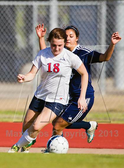 Thumbnail 2 in Lamar vs. Brazoswood (Pearland Shootout) photogallery.