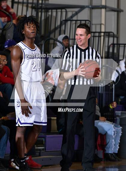 Thumbnail 2 in Sacramento vs. Clovis North (St. Hope Elite Classic) photogallery.