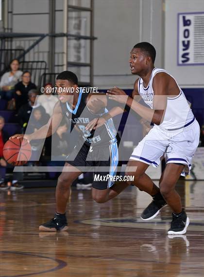 Thumbnail 3 in Sacramento vs. Clovis North (St. Hope Elite Classic) photogallery.