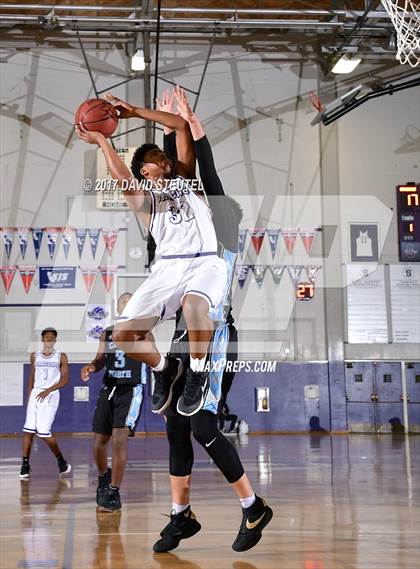 Thumbnail 3 in Sacramento vs. Clovis North (St. Hope Elite Classic) photogallery.
