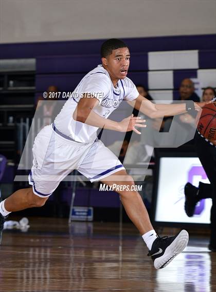 Thumbnail 1 in Sacramento vs. Clovis North (St. Hope Elite Classic) photogallery.