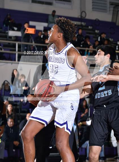 Thumbnail 1 in Sacramento vs. Clovis North (St. Hope Elite Classic) photogallery.