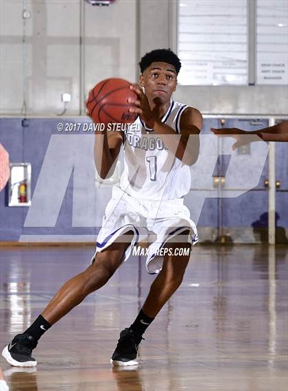 Thumbnail 1 in Sacramento vs. Clovis North (St. Hope Elite Classic) photogallery.