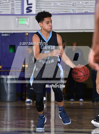 Thumbnail 2 in Sacramento vs. Clovis North (St. Hope Elite Classic) photogallery.