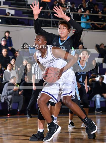Thumbnail 2 in Sacramento vs. Clovis North (St. Hope Elite Classic) photogallery.