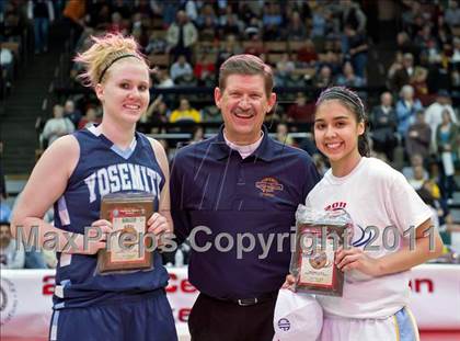 Thumbnail 1 in Monache vs. Yosemite (CIF CS D2 Final) photogallery.