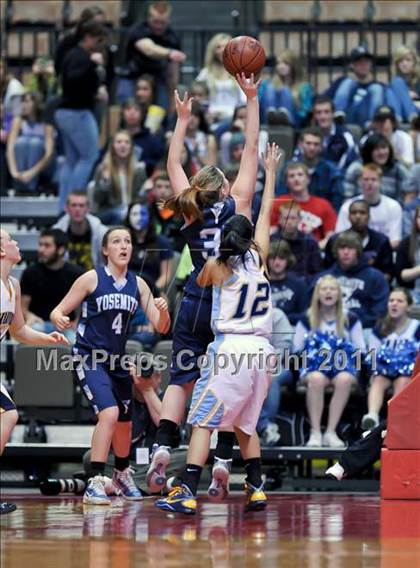 Thumbnail 1 in Monache vs. Yosemite (CIF CS D2 Final) photogallery.