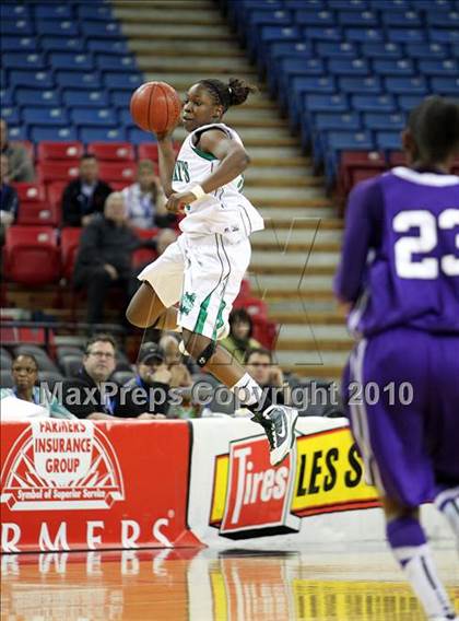 Thumbnail 2 in Sacramento vs. St. Mary's (CIF NorCal D3 Final) photogallery.