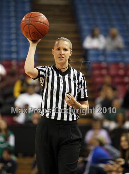 Thumbnail 1 in Sacramento vs. St. Mary's (CIF NorCal D3 Final) photogallery.
