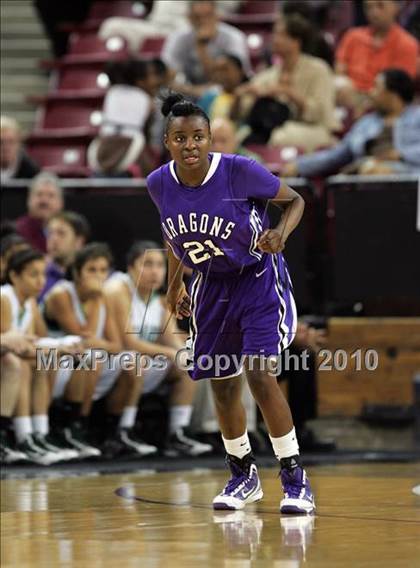 Thumbnail 3 in Sacramento vs. St. Mary's (CIF NorCal D3 Final) photogallery.