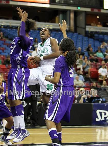 Thumbnail 3 in Sacramento vs. St. Mary's (CIF NorCal D3 Final) photogallery.