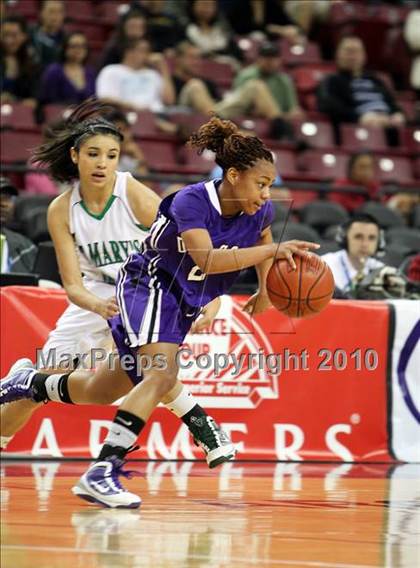 Thumbnail 1 in Sacramento vs. St. Mary's (CIF NorCal D3 Final) photogallery.