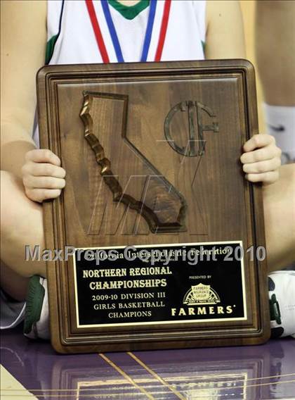 Thumbnail 3 in Sacramento vs. St. Mary's (CIF NorCal D3 Final) photogallery.