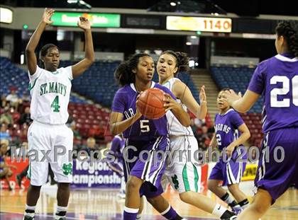 Thumbnail 1 in Sacramento vs. St. Mary's (CIF NorCal D3 Final) photogallery.