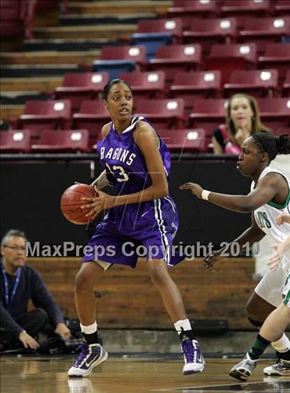 Thumbnail 2 in Sacramento vs. St. Mary's (CIF NorCal D3 Final) photogallery.