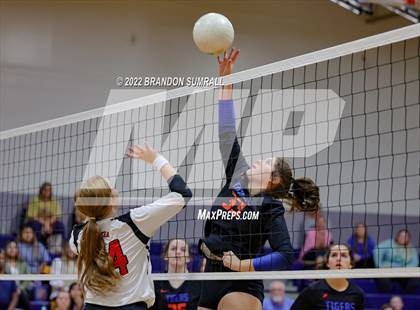 Thumbnail 2 in Maplesville @ Chilton County photogallery.