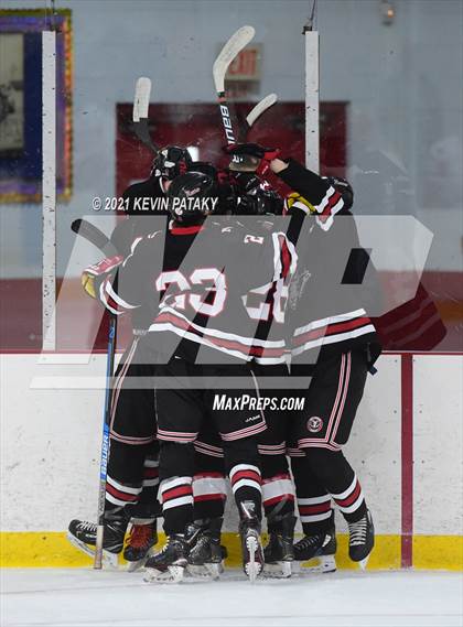Thumbnail 2 in New Canaan @ Greenwich (FCIAC D1 Final) photogallery.