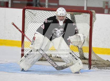 Thumbnail 1 in New Canaan @ Greenwich (FCIAC D1 Final) photogallery.