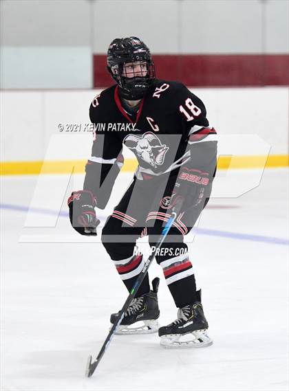 Thumbnail 3 in New Canaan @ Greenwich (FCIAC D1 Final) photogallery.