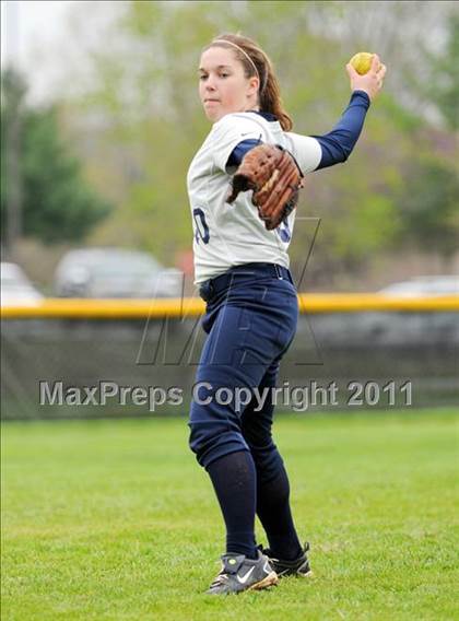 Thumbnail 2 in Anderson County vs. Cocke County (AC Invitational) photogallery.