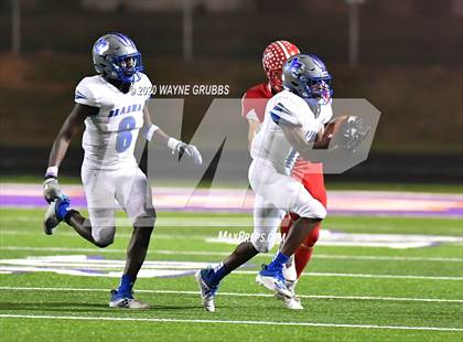 Thumbnail 3 in Paul Pewitt vs. Harmony (UIL 3A Bi-District) photogallery.