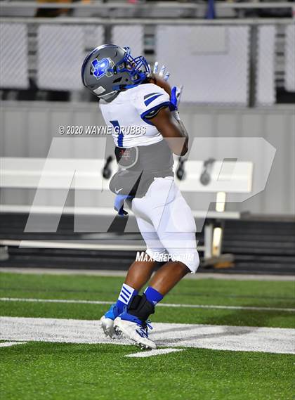 Thumbnail 3 in Paul Pewitt vs. Harmony (UIL 3A Bi-District) photogallery.
