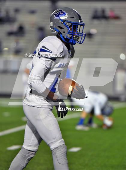 Thumbnail 1 in Paul Pewitt vs. Harmony (UIL 3A Bi-District) photogallery.