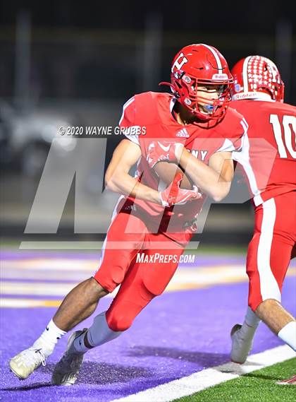 Thumbnail 1 in Paul Pewitt vs. Harmony (UIL 3A Bi-District) photogallery.