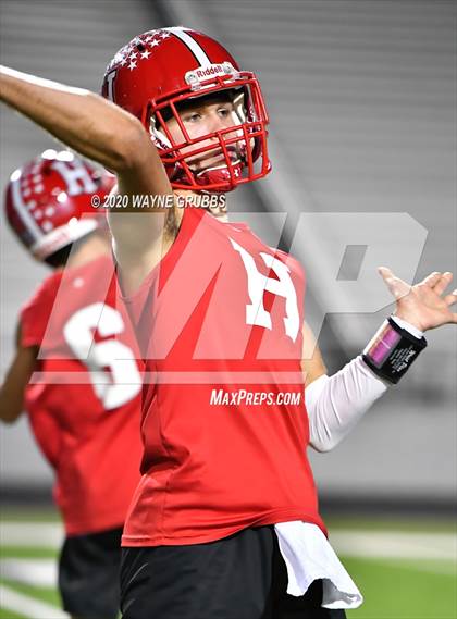 Thumbnail 1 in Paul Pewitt vs. Harmony (UIL 3A Bi-District) photogallery.