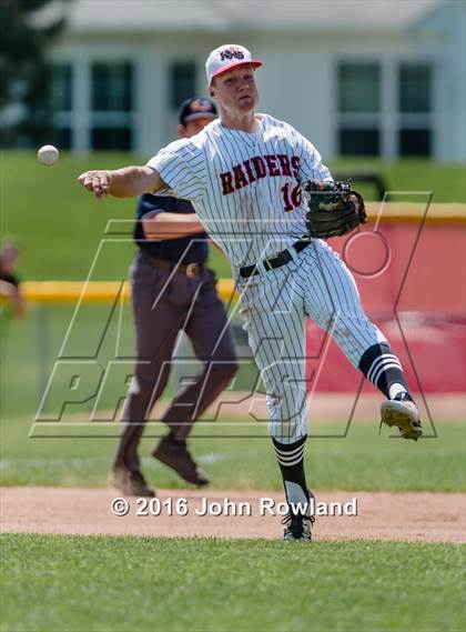 Thumbnail 2 in Huntley vs. Grant (IHSA 4A Sectional Final) photogallery.