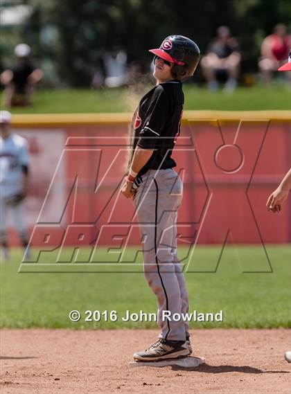 Thumbnail 2 in Huntley vs. Grant (IHSA 4A Sectional Final) photogallery.