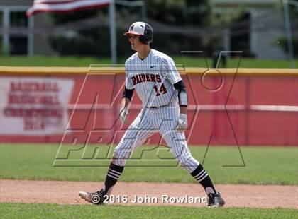 Thumbnail 1 in Huntley vs. Grant (IHSA 4A Sectional Final) photogallery.