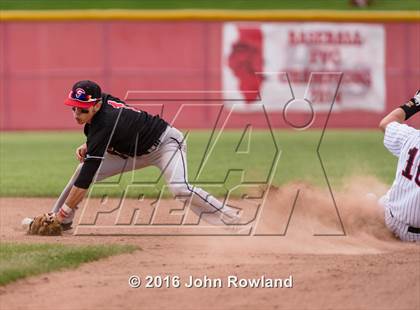 Thumbnail 2 in Huntley vs. Grant (IHSA 4A Sectional Final) photogallery.